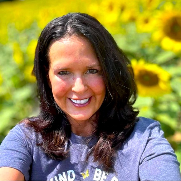 Meet your Posher, Joy - Picture 2 of 4